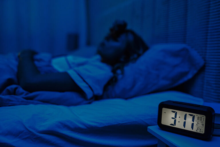 Hajnali 3-kor ébredsz? Egy egyszerű trükk segíthet leküzdeni ezt idén télen