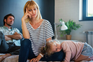 Digitális túlélőkalauz szülőknek: hogyan tarts rendet a családi káoszban bűntudat nélkül